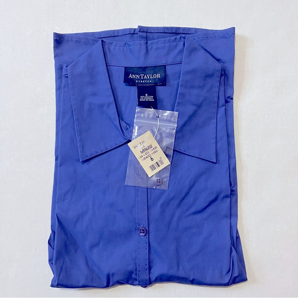 🆕Ann Taylor Blue Stretch Top Size 6